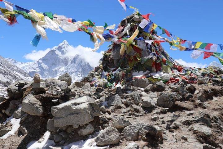 Los memoriales de Thukla rinden homenaje a todos aquellos que perdieron la vida en la montaña más alta del mundo.