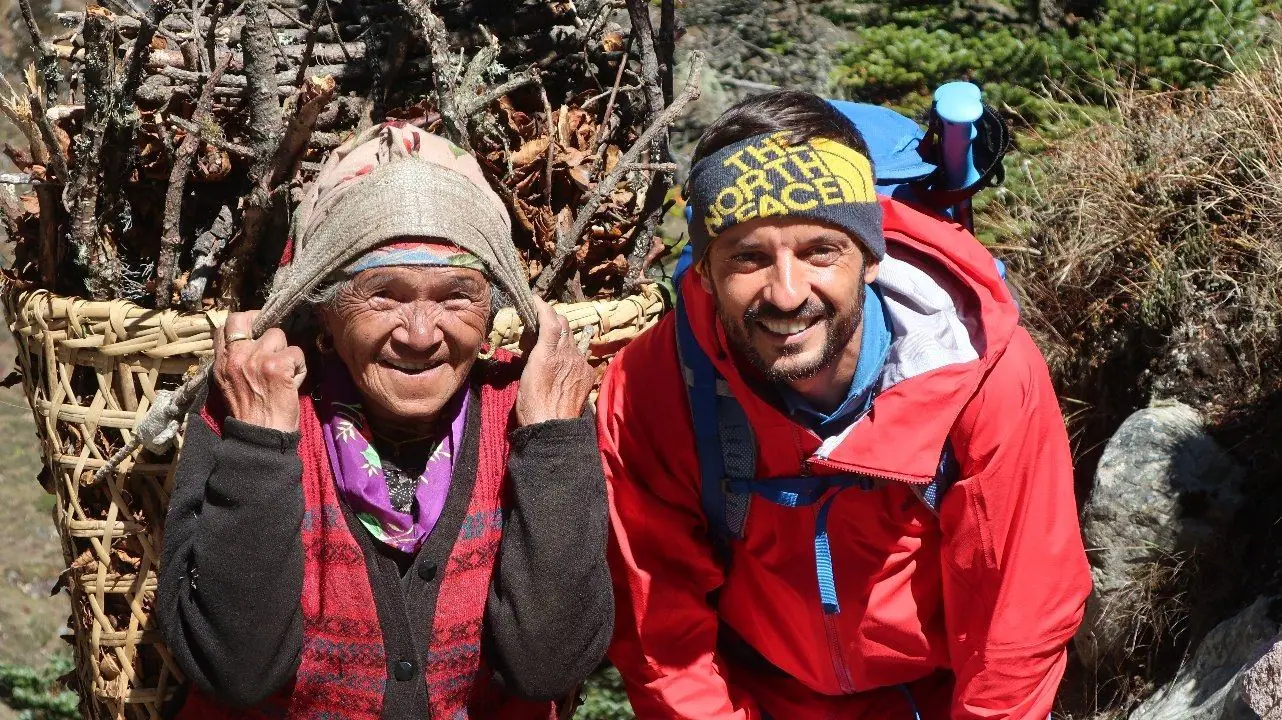 El valle de Solukhumbu, el hogar del Everest, sigue siendo un lugar bastante rural. Diariamente, es posible observar al