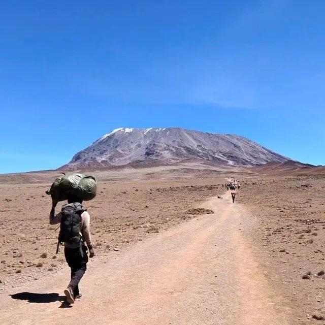 El paisaje a partir de los 4.000 metros de altitud se parece más a la superficie de Marte o de la luna. Son imágenes que