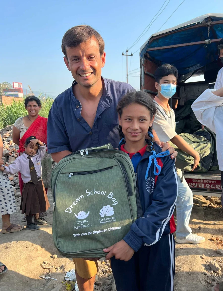 Los dos amigos que, tras el terremoto de Nepal, decidieron ayudar a salvar un país