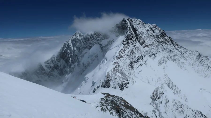 Pedro Queirós tuvo miedo de morir en el Everest, pero siguió subiendo hasta alcanzar el techo del mundo